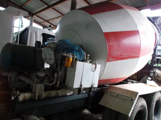 ขายด่วนรถสิบล้อFN215Kเพลาเดียวหัวครั้ชซีเครือง6D14ยางดี