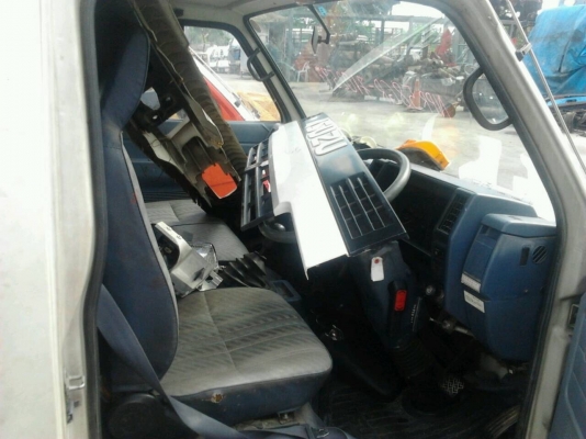 หัวเก๋งอีซูซุ NPR ตาหวาน