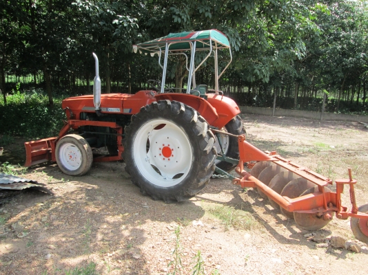 ขายKUBOTA 35 แรง ตัวใหญ่ เก่านอกครับ ขายKUBOTA 35 แรง ตัวใหญ่ เก่านอกครับ