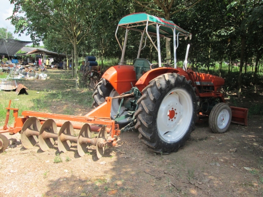 ขายKUBOTA  35  แรง  ตัวใหญ่  เก่านอกครับ