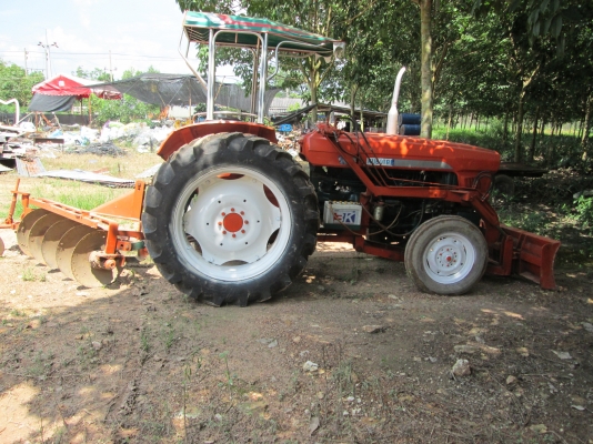 ขายKUBOTA 35 แรง ตัวใหญ่ เก่านอกครับ ขายKUBOTA 35 แรง ตัวใหญ่ เก่านอกครับ