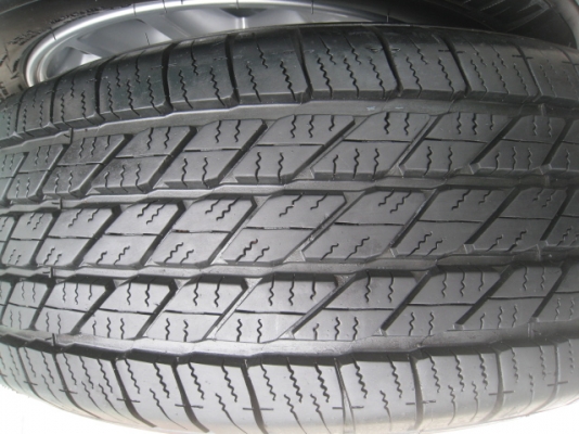 ขายล้อแม็ก Toyota Fortuner ป้ายแดง 17"x7.5" et30 6รู139+ ยางปี 13  สนใจติดต่อเล็กคลองสามครับ (081-3747940)