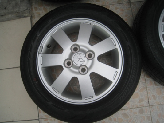 ขายล้อแม็ก Mitsubishi mirage ป้ายแดง 14"x4.5" et46 4รู100 +ยางปี13  สนใจติดต่อเล็กคลองสามครับ (081-3747940)