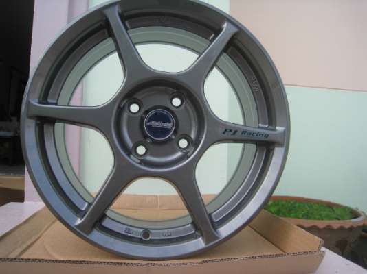 ขายล้อแม็กใหม่ Buddy club P1 racing 15"x6.5" et36 4รู100  พร้อมจุ๊ป Rays เป็นล้อใหม่ไม่เคยใช้งานครับ สนใจติดต่อเล็กคลองสาม (081-3747940)
