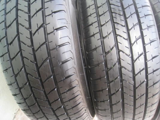 ขายล้อแม็ก Toyota yaris 15"x5.5" et45 4รู100 + ยางปี 1913 ครับ  สนใจติดต่อ เล็กคลองสามครับ (081-3747940)