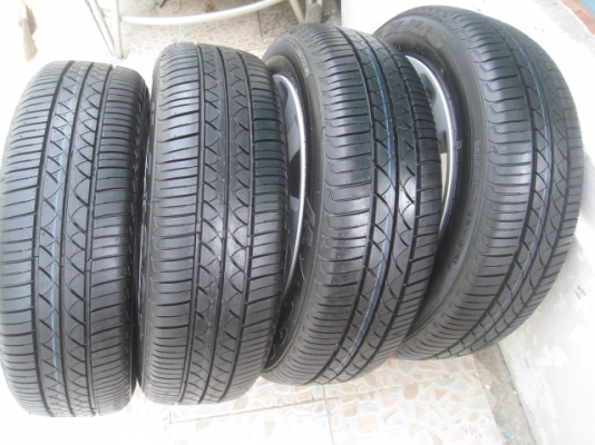 ขายล้อแม็ก Nissan march ป้ายแดง 15"x5.5" et50 4รู100 +ยางปี 12,2เส้นและ13,2 เส้น ตุ่มและสีที่หน้ายางยังมีอยู่ทุกเส้นครับ สนใจติดต่อเล็กคลองสามครับ (081-3747940)