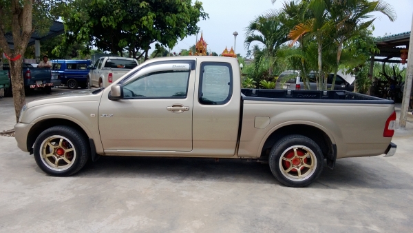 ขายรถ ISUZU ดีแม็กซ์ SLX ปี 03 เครื่อง 3000 Di สนใจโทรคุยได้คับ ขายรถ ISUZU ดีแม็กซ์ SLX ปี 03 เครื่อง 3000 Di สนใจโทรคุยได้คับ