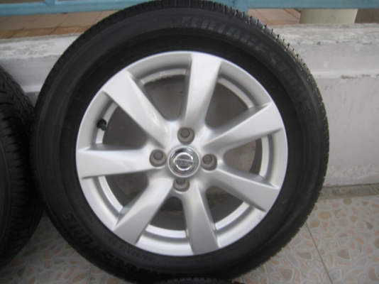 ขายล้อแม็ก Nissan almera 15"x5.5" et40 4รู100 +ยาง ปี4412  สนใจติดต่อเล็กคลองสาม (081-3747940)