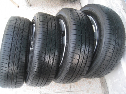 ขายล้อแม็ก Nissan almera 15"x5.5" et40 4รู100 +ยาง ปี4412  สนใจติดต่อเล็กคลองสาม (081-3747940)