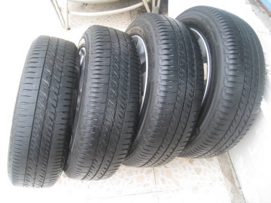 ขายล้อแม็ก Honda jazz 15"x5.5" et45 4รู100 +ยาง ปี3612 สนใจติดต่อเล็กคลองสามครับ (081-3747940)