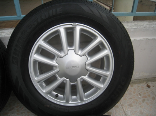 ขายล้อแม็ก All new Isuzu d-max ป้ายแดง 16"x6.5" et41 6รู139 + ยาง ปี1813 สนใจติดต่อเล็กคลองสามครับ (081-3747940)