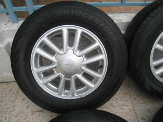 ขายล้อแม็ก All new Isuzu d-max ป้ายแดง 16"x6.5" et41 6รู139 + ยาง ปี1813 สนใจติดต่อเล็กคลองสามครับ (081-3747940)