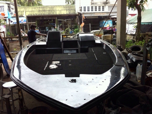 เรือแบส 18 ฟุต เรือเปล่า มีพวงมาลัย สภาพพร้อมใช้ ราคา 55000 เรือแบส 18 ฟุต เรือเปล่า มีพวงมาลัย สภาพพร้อมใช้ ราคา 55000