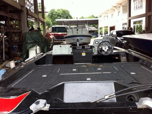 เรือแบส 18 ฟุต เรือเปล่า มีพวงมาลัย สภาพพร้อมใช้ ราคา 55000 เรือแบส 18 ฟุต เรือเปล่า มีพวงมาลัย สภาพพร้อมใช้ ราคา 55000