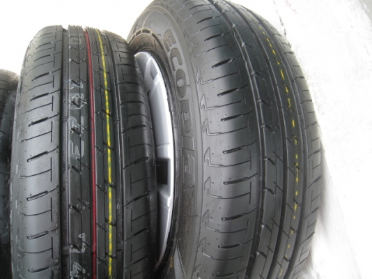 ขายกะทะล้อ Mitsubishi attrage ป้ายแดง ขอบ14 4รู100 +ยางปี13 สนใจติดต่อเล็กคลองสามครับ (081-3747940)