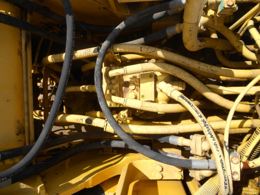 ขายรถแบคโฮ KOMATSU PC210-6K ขายรถแบคโฮ KOMATSU PC210-6K