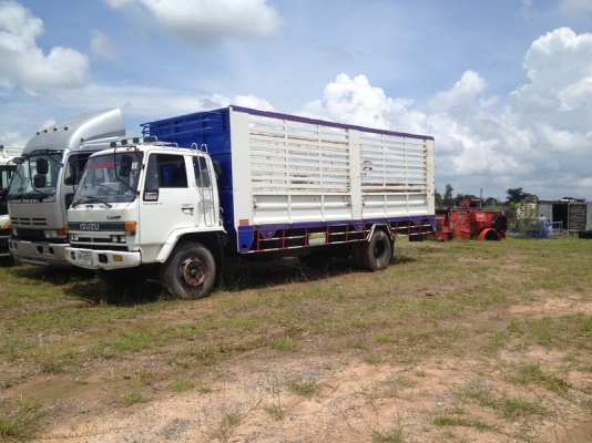 ขายด6 ล้อ ISUZU ROCKY เครื่อง 6HE1 195 แรงม้ากระบะคารืโก้คอกสูงตามสภาพ กระบะยาว 7.20 เมตร สูง 2.0 เมตร  พร้อมใช้งานครับเล่มทะเบียนพร้อมครับ
