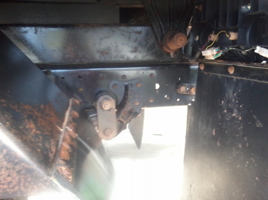 ขายรถหกล้อ รถสวย  สภาพดี พร้อมใช้งาน  0810097946