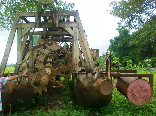 เรือดูดทราย ปั้มดูดขนาด 10 นิ้ว เครื่องยนต์ HINO EF750 V8 สวยกริ๊บ ดูดทรายได้แรง อย่างเต็มท่อ ได้ทรายมาก เครื่องแรง ประหยัดน้ำมัน.