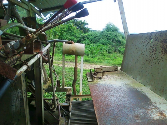 เรือดูดทราย ปั้มดูดขนาด 10 นิ้ว เครื่องยนต์ HINO EF750 V8 สวยกริ๊บ ดูดทรายได้แรง อย่างเต็มท่อ ได้ทรายมาก เครื่องแรง ประหยัดน้ำมัน.