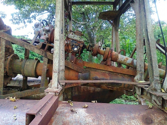 เรือดูดทราย ปั้มดูดขนาด 10 นิ้ว เครื่องยนต์ HINO EF750 V8 สวยกริ๊บ ดูดทรายได้แรง อย่างเต็มท่อ ได้ทรายมาก เครื่องแรง ประหยัดน้ำมัน.