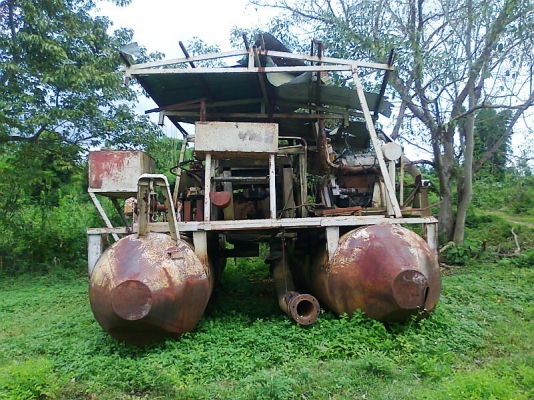 เรือดูดทราย ปั้มดูดขนาด 10 นิ้ว เครื่องยนต์ HINO EF750 V8 สวยกริ๊บ ดูดทรายได้แรง อย่างเต็มท่อ ได้ทรายมาก เครื่องแรง ประหยัดน้ำมัน.
