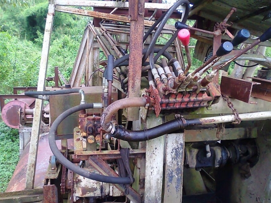 เรือดูดทราย ปั้มดูดขนาด 10 นิ้ว เครื่องยนต์ HINO EF750 V8 สวยกริ๊บ ดูดทรายได้แรง อย่างเต็มท่อ ได้ทรายมาก เครื่องแรง ประหยัดน้ำมัน.