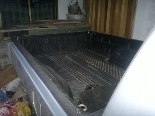 ขาย HILUX MIGHTY-X 2.5GL X-TRA CAB  สีบรอนซ์เงิน เกียร์ธรรมดา