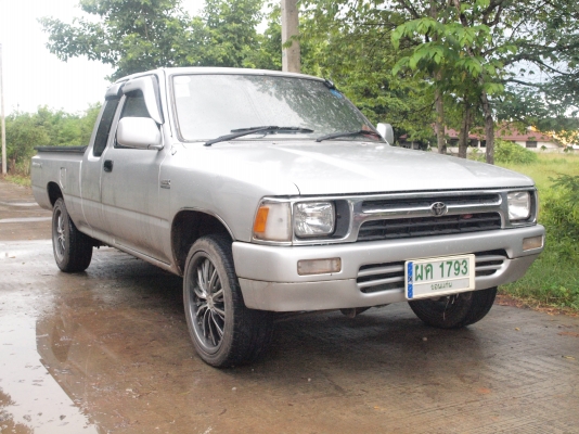 ขาย HILUX MIGHTY-X 2.5GL X-TRA CAB  สีบรอนซ์เงิน เกียร์ธรรมดา