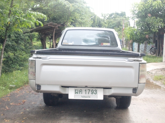 ขาย HILUX MIGHTY-X 2.5GL X-TRA CAB  สีบรอนซ์เงิน เกียร์ธรรมดา