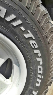 ขายแม็กเบดเล่พร้อมยาง BF 265/70R16 ปี12สวยๆ ขายแม็กเบดเล่พร้อมยาง BF 265/70R16 ปี12สวยๆ