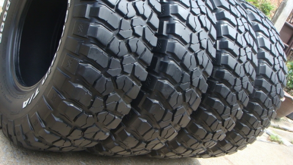 ขายยาง BF Goodrich Mudterrain KM2  265 75 r16 พร้อมลุย