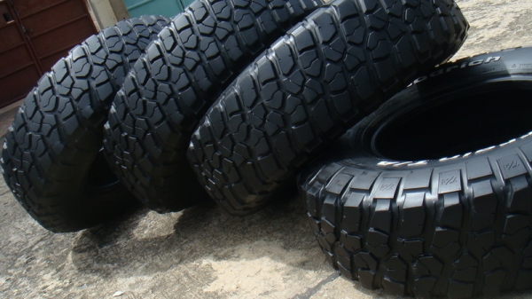 ขายยาง BF Goodrich Mudterrain KM2  265 75 r16 พร้อมลุย