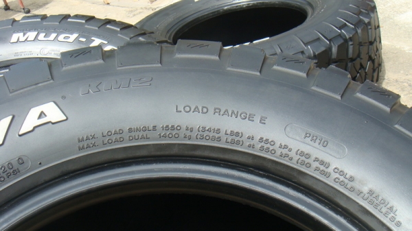 ขายยาง BF Goodrich Mudterrain KM2  265 75 r16 พร้อมลุย