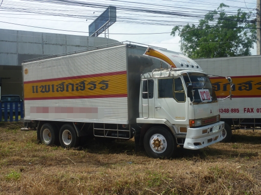 ขายรถสภาพสวยพร้อมใช้งาน MITSUBISHI FUSO  10 ล้อ 1 เพลา ตู้เปียก เครื่อง 195 HP 6 สูบ