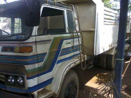 ขาย10ล้อ2เพลาดั๊ม ตามสภาพ ต้องเก็บครับ  ISUZU JCM 165HP 6BD1 เครื่องดีอึดทน ช่วงล่าง2เพลาร็อคเล็ก  คัสซีมีตำหนิ1จุด(ตามรูป) ซับมีบวมบ้าง หัวบางเดิม มีผุนิดหน่อย  คอนโซลโอเค เบรคลมดัน ยางดี6เส้น พอใช้4เส้น  กระบะดั๊มเหล็ก10ตัน สภาพดี พื้นดีข้างดี หลักๆเก็บ