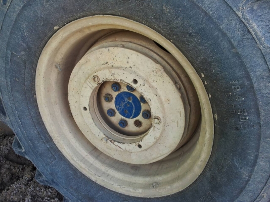 ลดแล้วครับ 340000ford6600 แท้ มีเล่มทะเบียน ผานหน้าkkใหม่พึ่งติดตั้งได้ 2 เดือน และผานหลัง cmt พึ่งเปลี่ยนใบยังไม่ได้ใช้งานสีสวย ยางหลังใหม่เปลี่ยนมาเดือนที่แล้ว