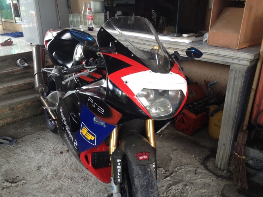 ***** ขายมอเตอร์ไซค์ อพีเรีย RSV 1000 พร้อมของแต่งจากนอกทั้งคัน *****