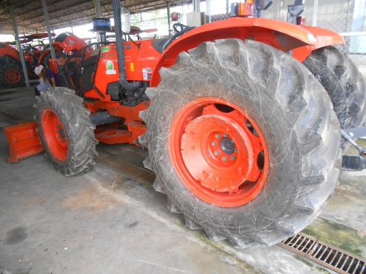 ขายรถแทรคเตอร์รุ่น M9540 ปรับสภาพพร้อมใช้