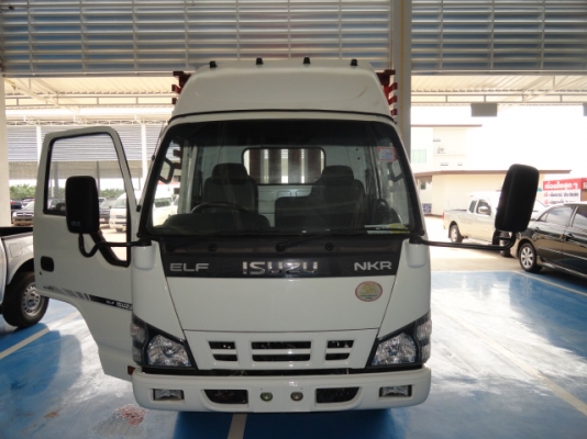 ขายรถ 6 ล้อ ISUZU NKR 130HP พร้อมคอกไม้สูง