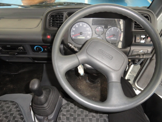 ขายรถ 6 ล้อ ISUZU NKR 130HP พร้อมคอกไม้สูง