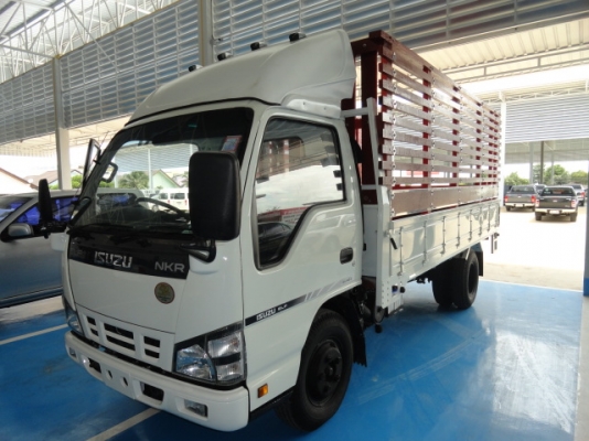ขายรถ 6 ล้อ ISUZU NKR 130HP พร้อมคอกไม้สูง