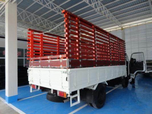 ขายรถ 6 ล้อ ISUZU NKR 130HP พร้อมคอกไม้สูง