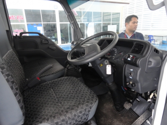 ขายรถ 6 ล้อ ISUZU NKR 130HP พร้อมคอกไม้สูง