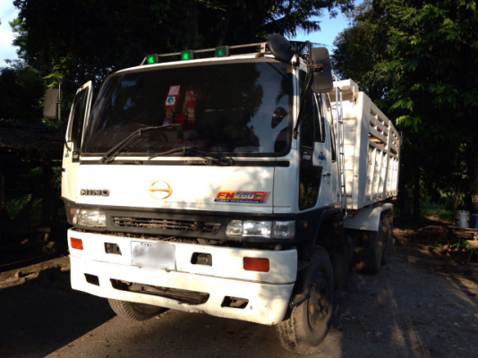 ขายรถบรรทุกสิบล้อดั๊มพ์ HINO 2k เครื่อง 240 แรง 2 เพลา ดั๊มพ์สามมิตรเปลี่ยนแผงข้าง