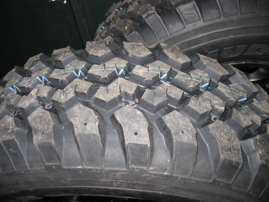 ขายยางใหม่ ปี13 ราคาพิเศษ Mud Maxxis MT754 BuckShot 265 75 16