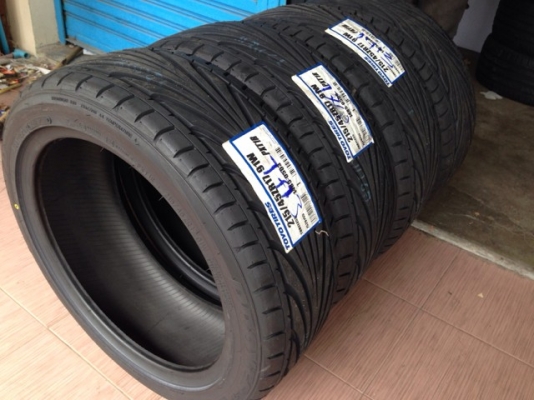 ขายยางTOYO TIRES T1R 215 45 17 ยางเทพๆmade in japan