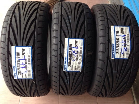 ขายยางTOYO TIRES T1R 215 45 17 ยางเทพๆmade in japan