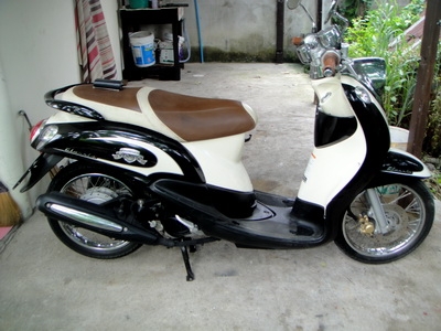 ขาย Yamaha Fino สีดำ-ขาว ลายคลาสสิค ชุดสีสวย