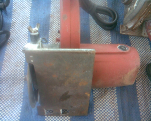 เครื่องตัดกระเบื้องสภาพเดิมๆพร้อมใช้งานมีใบให้ด้วยครับ  ราคานี้คุ้มครับเสียงนิ่มครับตัวนี้